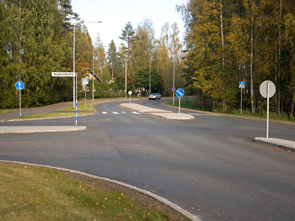 Suokadun ja Munckinkadun risteys